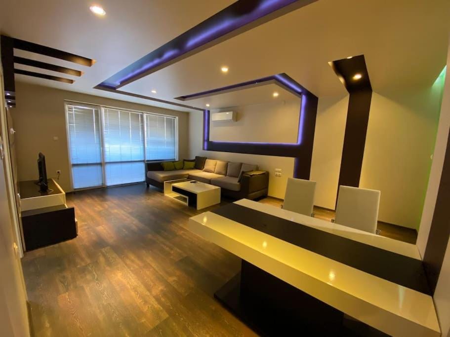 Modern 1BR Apartment with Garden View & Free street parking Apartment in Plovdiv