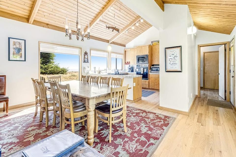 Urban Escape Compound House in Sonoma County