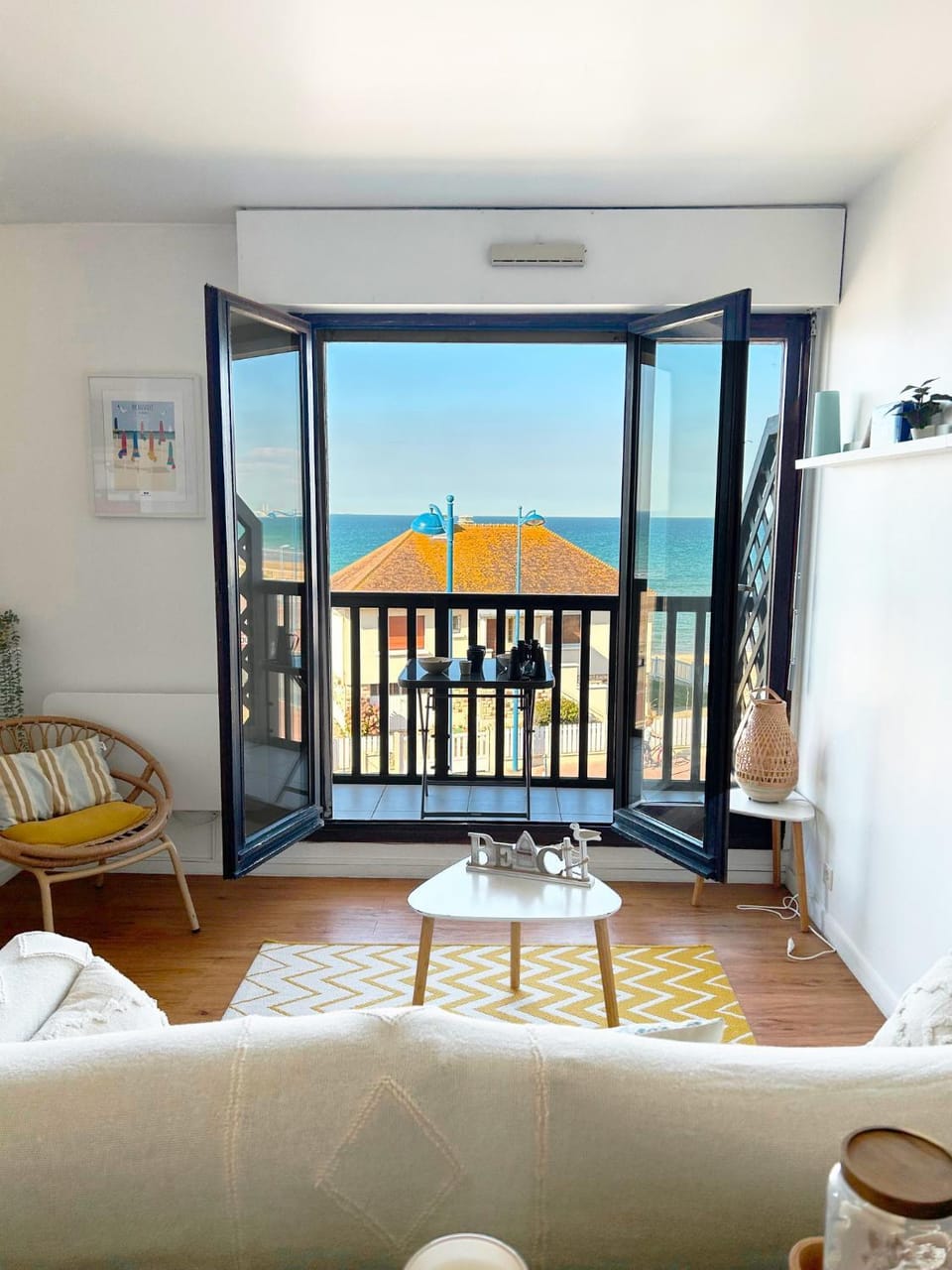 Living room, Sea view