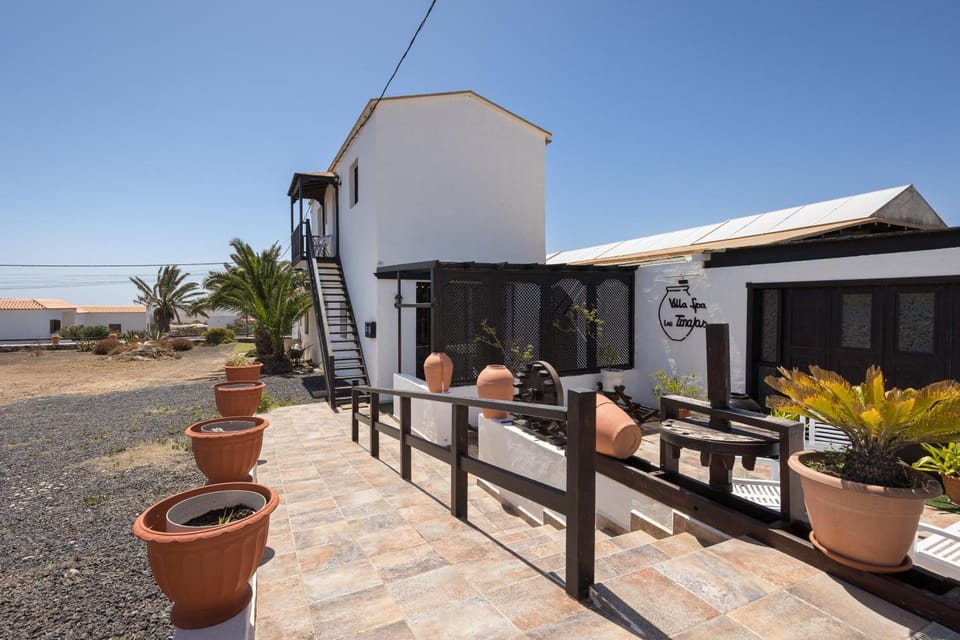 Home2Book Las Tinajas B, Charming Stay House in Maxorata