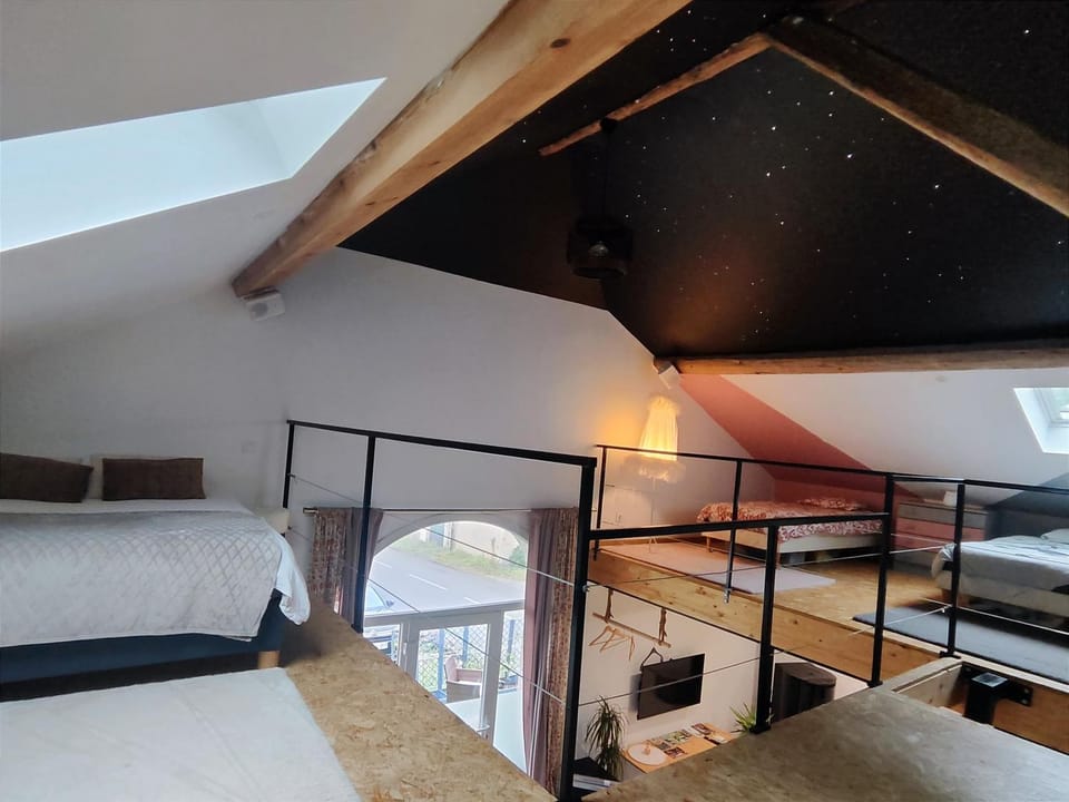 Bed, Photo of the whole room, Bedroom