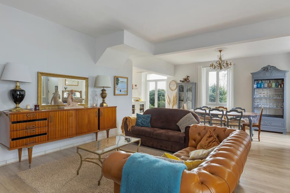 Property building, Living room