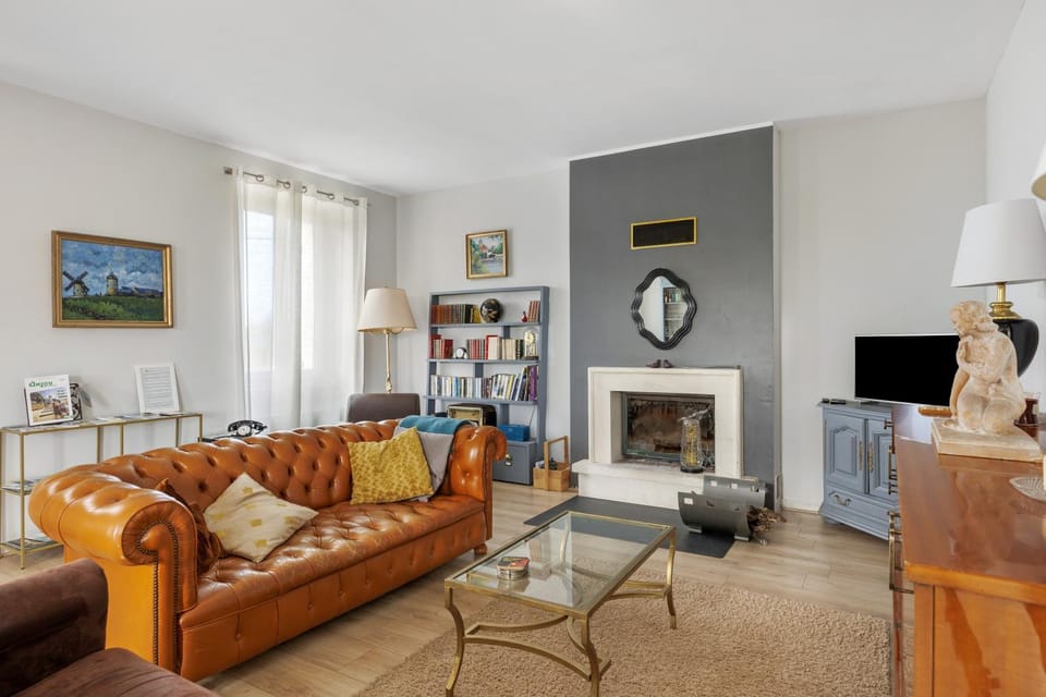 Property building, Living room