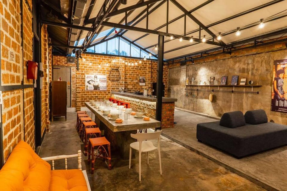 Seating area, Dining area