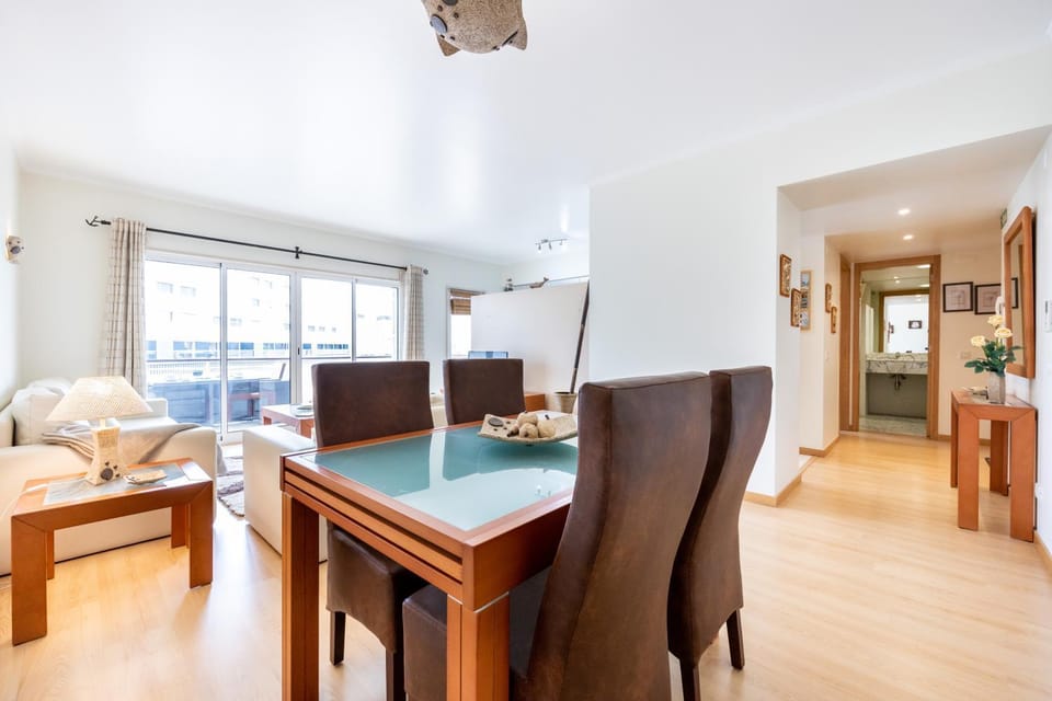 Communal lounge/ TV room, Living room, Dining area