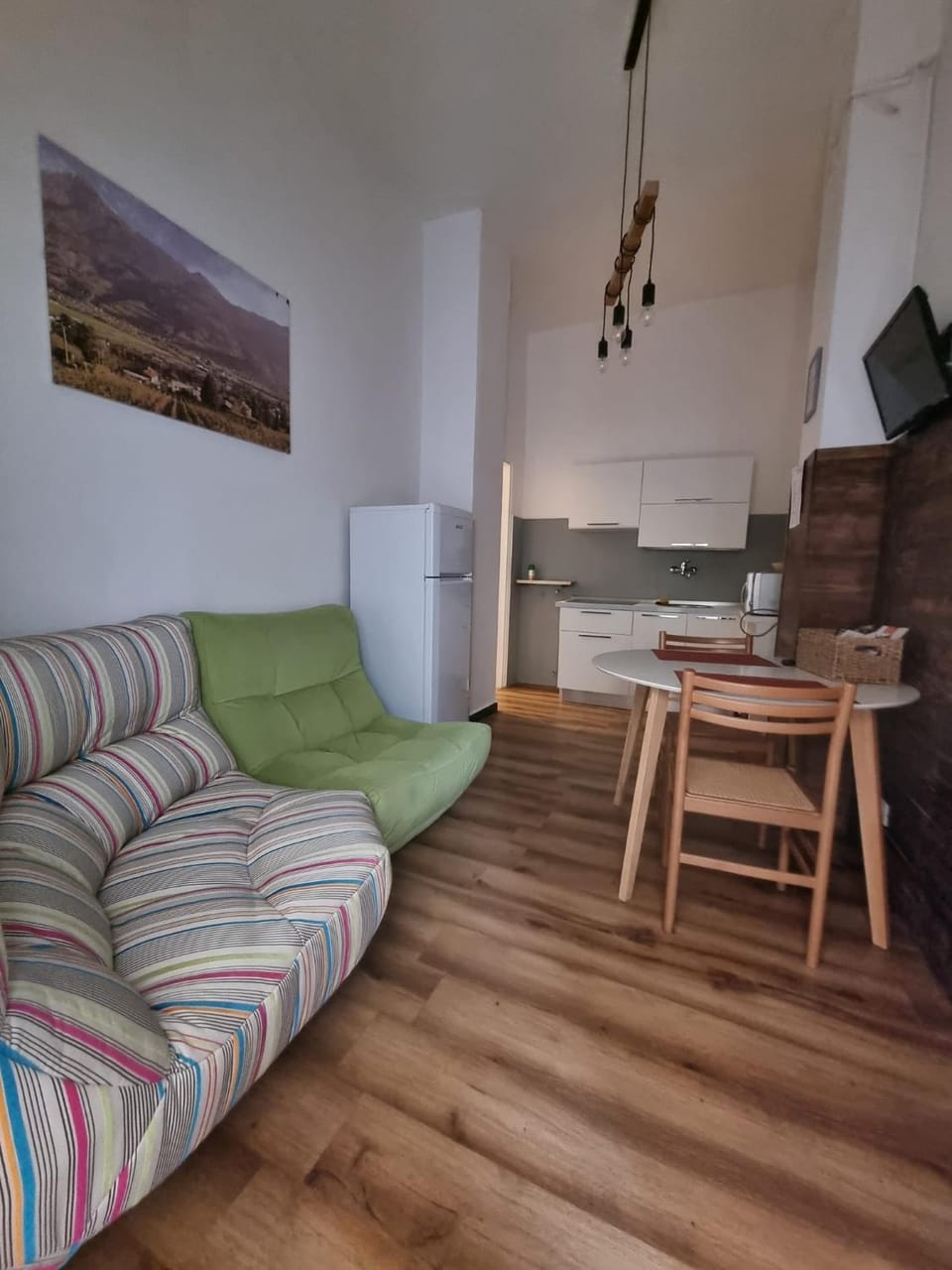 Kitchen or kitchenette, Living room