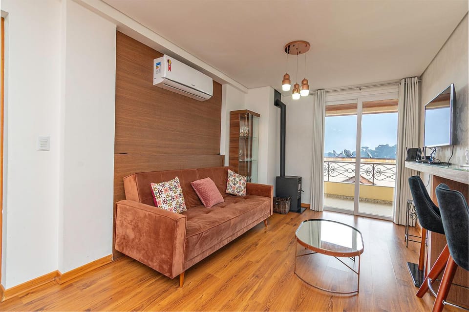 Communal lounge/ TV room, Natural landscape, TV and multimedia, Kitchen or kitchenette, Living room, Seating area, Dining area, Evening entertainment, air conditioner