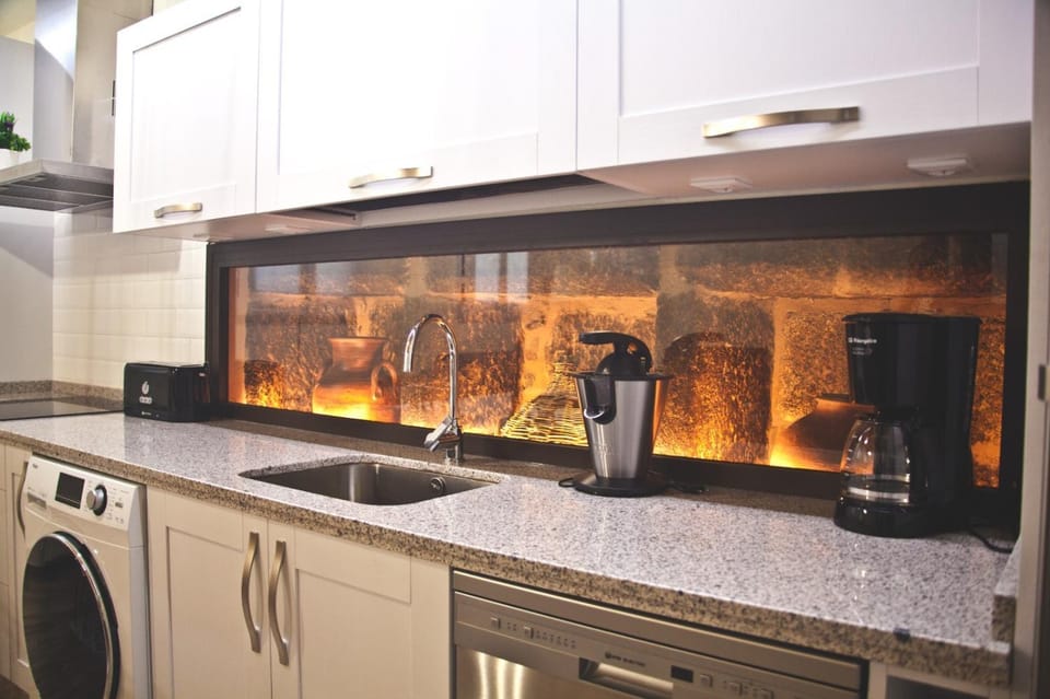 Communal lounge/ TV room, Kitchen or kitchenette