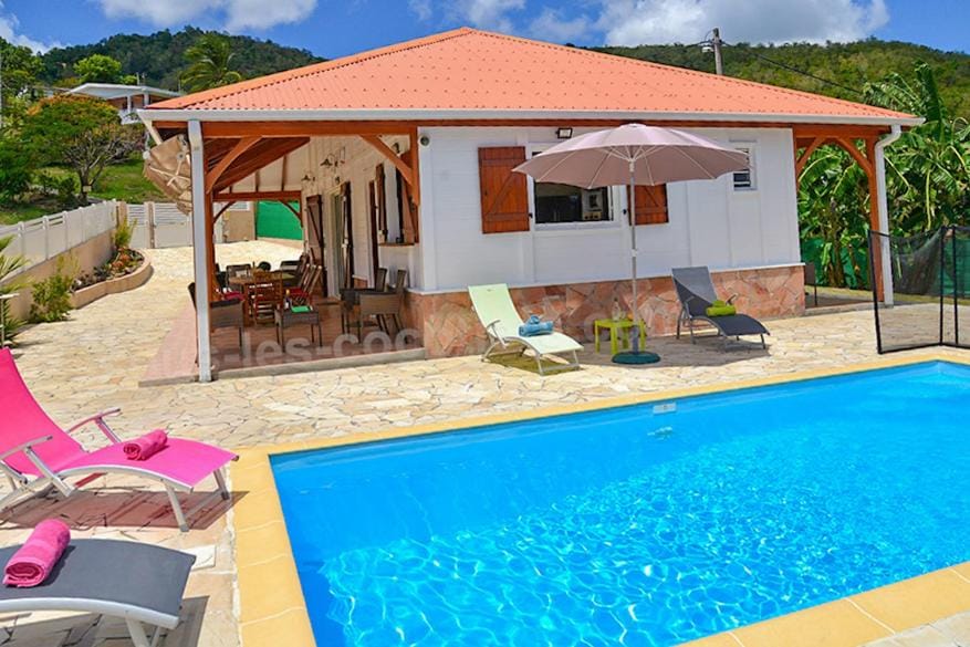Day, Natural landscape, Pool view, Swimming pool, sunbed