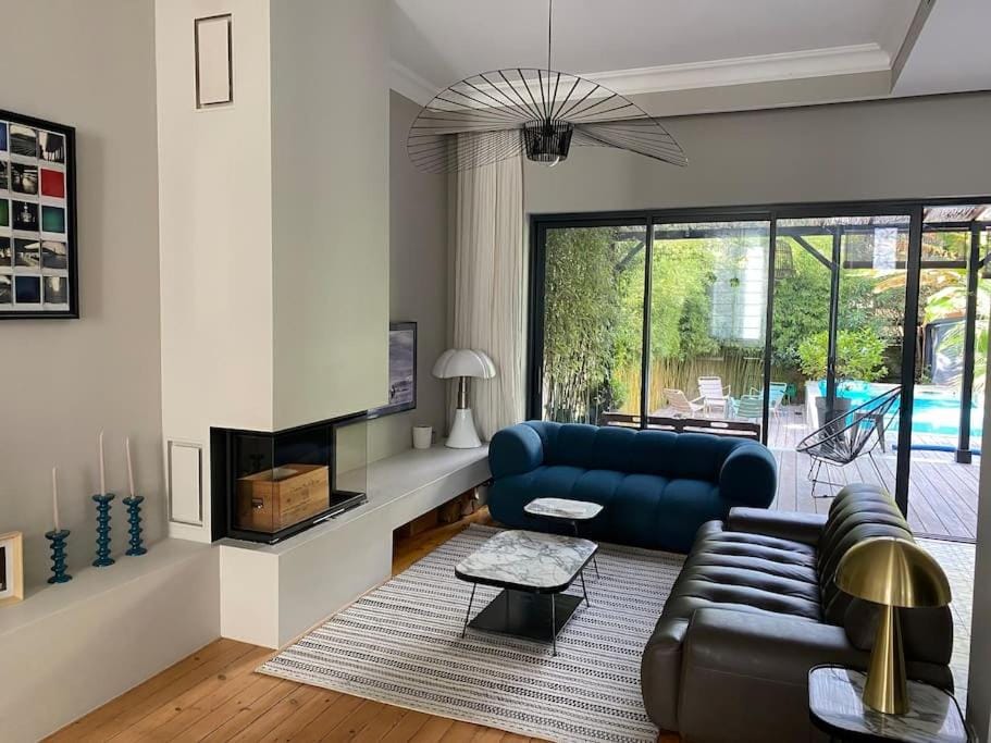Communal lounge/ TV room, Living room, Seating area