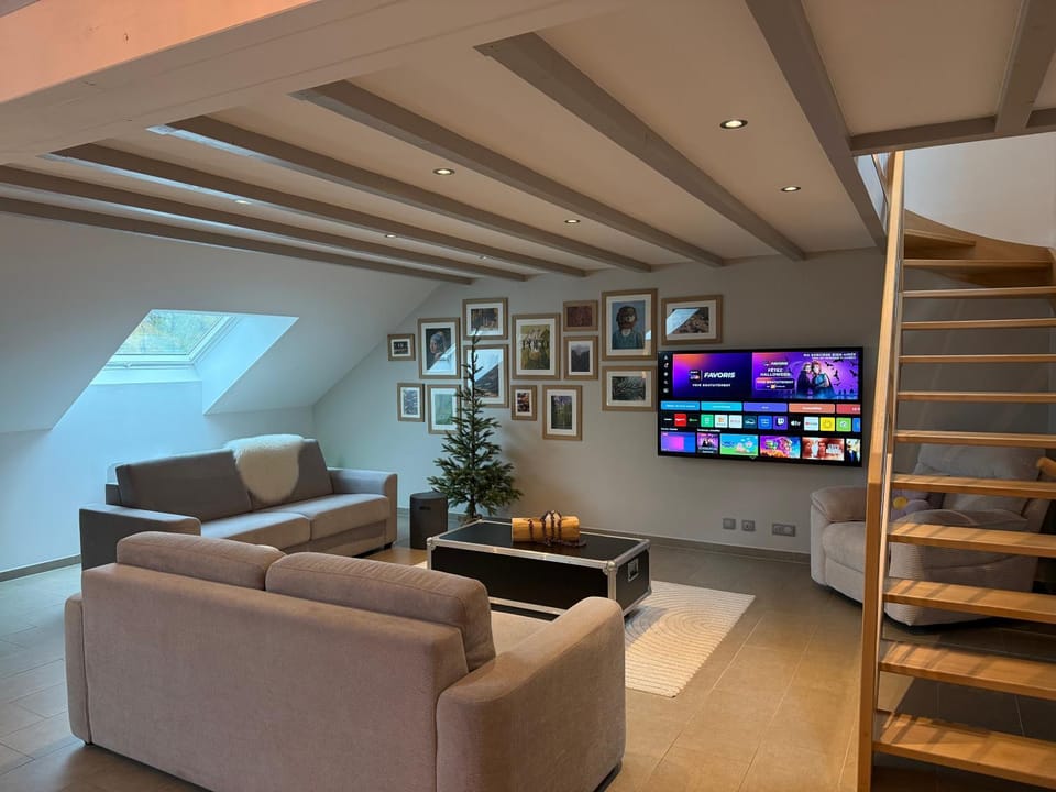 TV and multimedia, Living room, Seating area