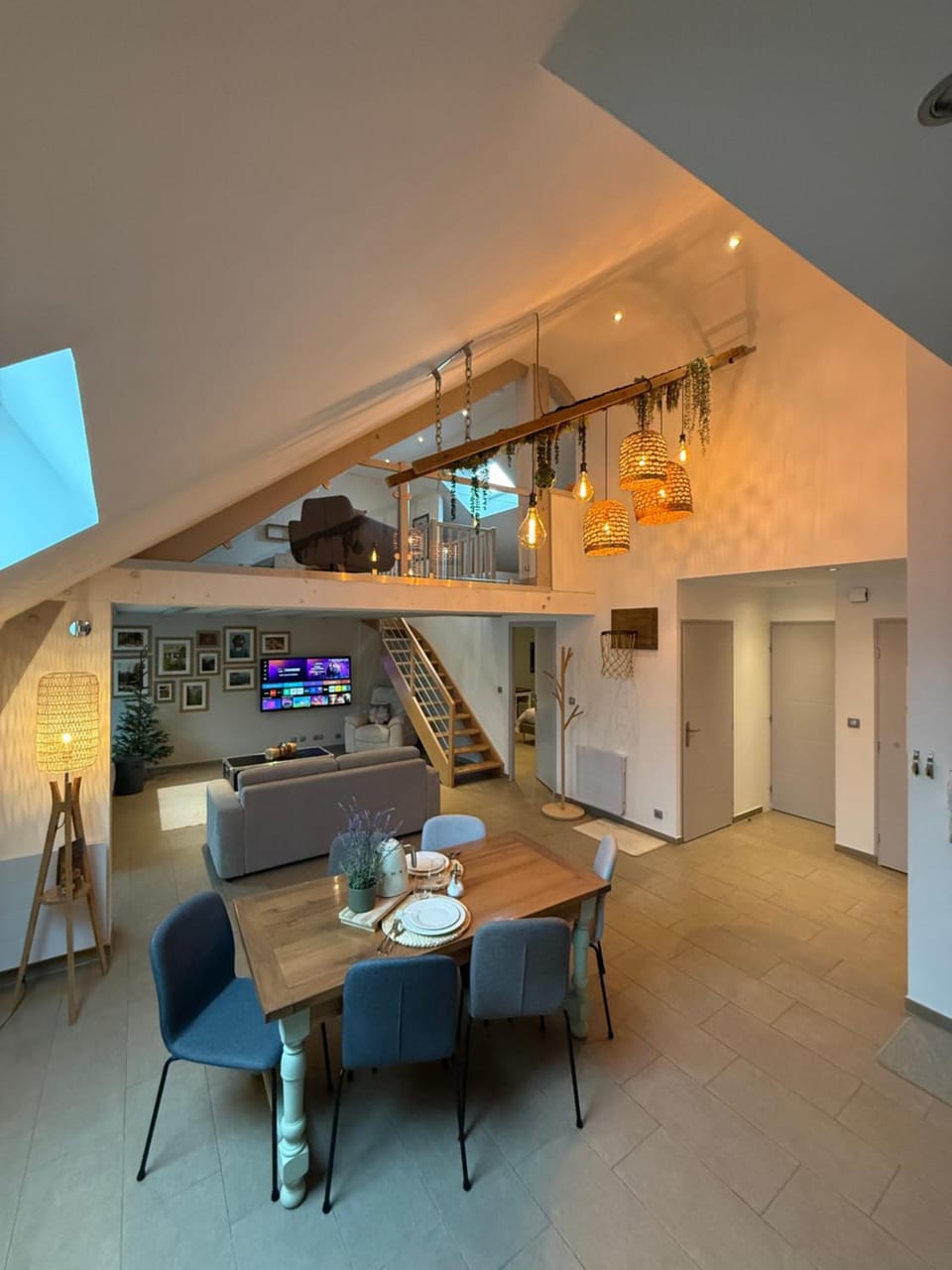 Living room, Seating area