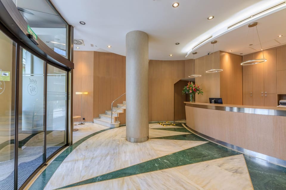 On-site shops, Lobby or reception