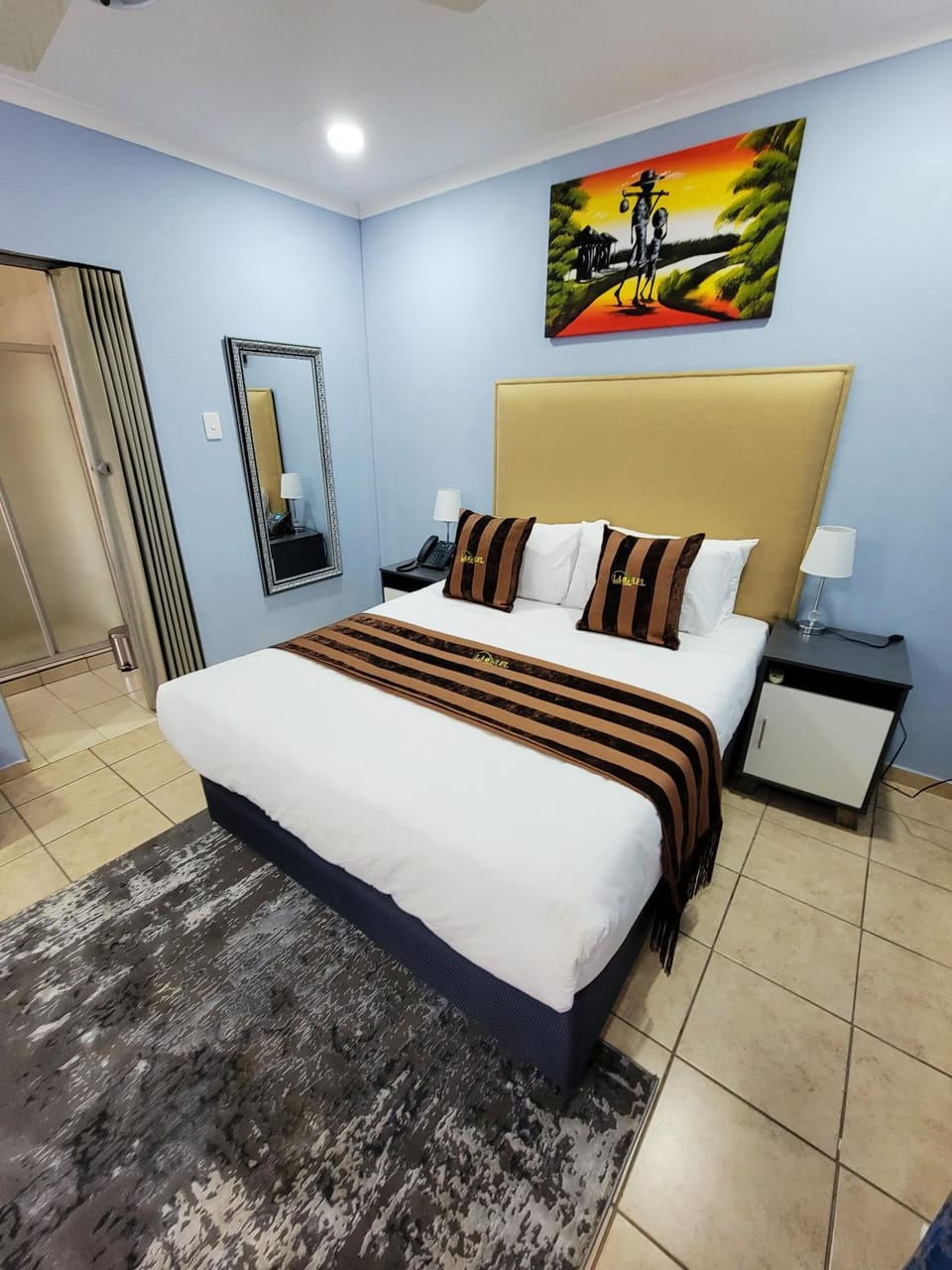 Bed, Photo of the whole room, Bedroom