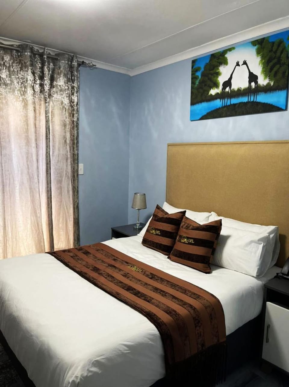 Bed, Photo of the whole room, Bedroom