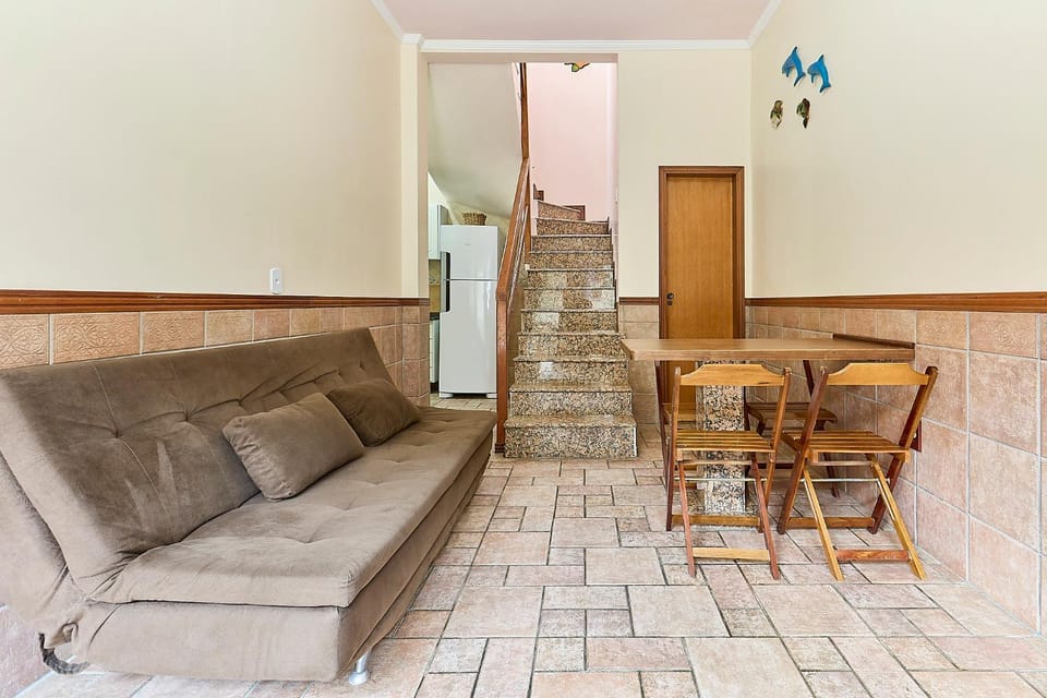 1062 Duplex 100 m da PRAIA DE BOMBINHAS . 2 suites Apartment in Bombinhas