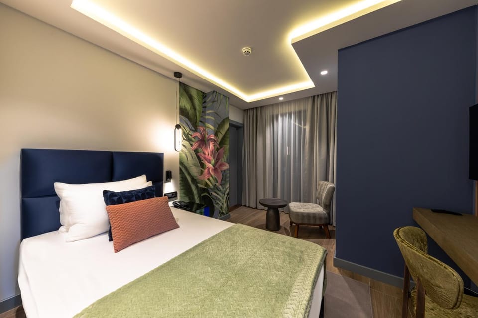 Bed, Photo of the whole room