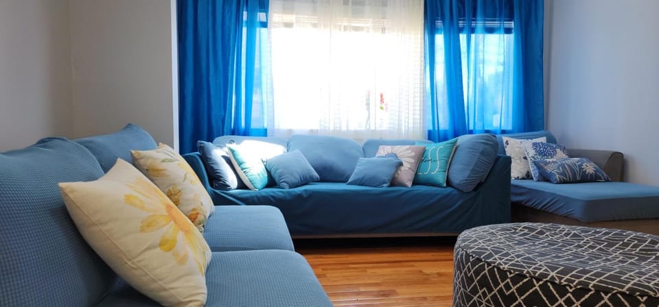 Communal lounge/ TV room, Living room, Seating area
