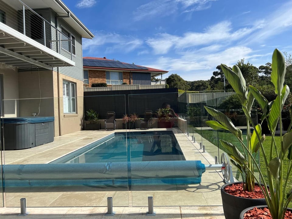 Kookaburra Heights - Heated Pool, Spa & Media Room House in Milton