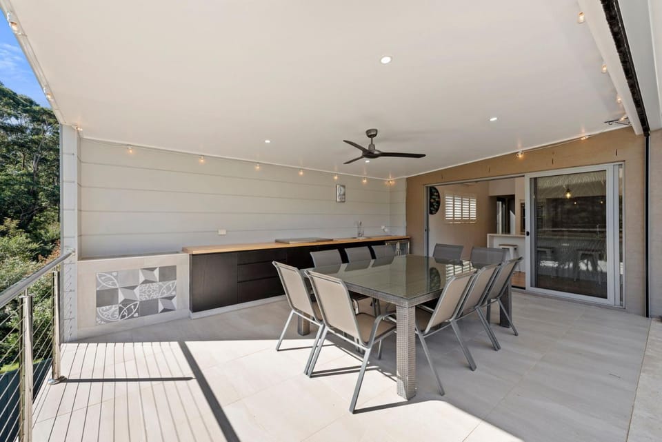 Kookaburra Heights - Heated Pool, Spa & Media Room House in Milton