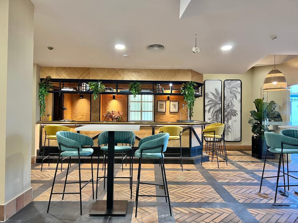 Lounge or bar
