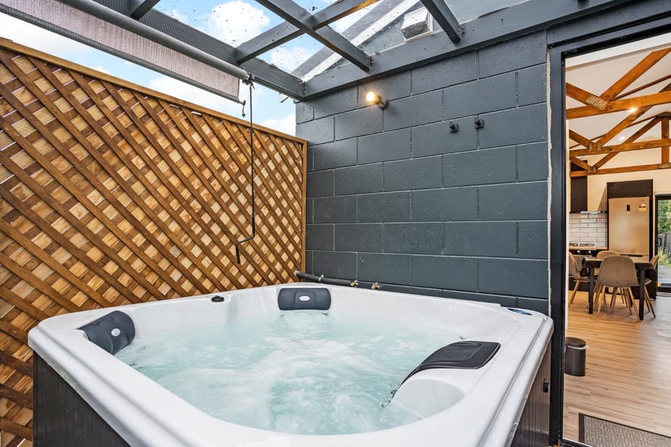 Hot Tub, Hot Tub, Spa and wellness centre/facilities