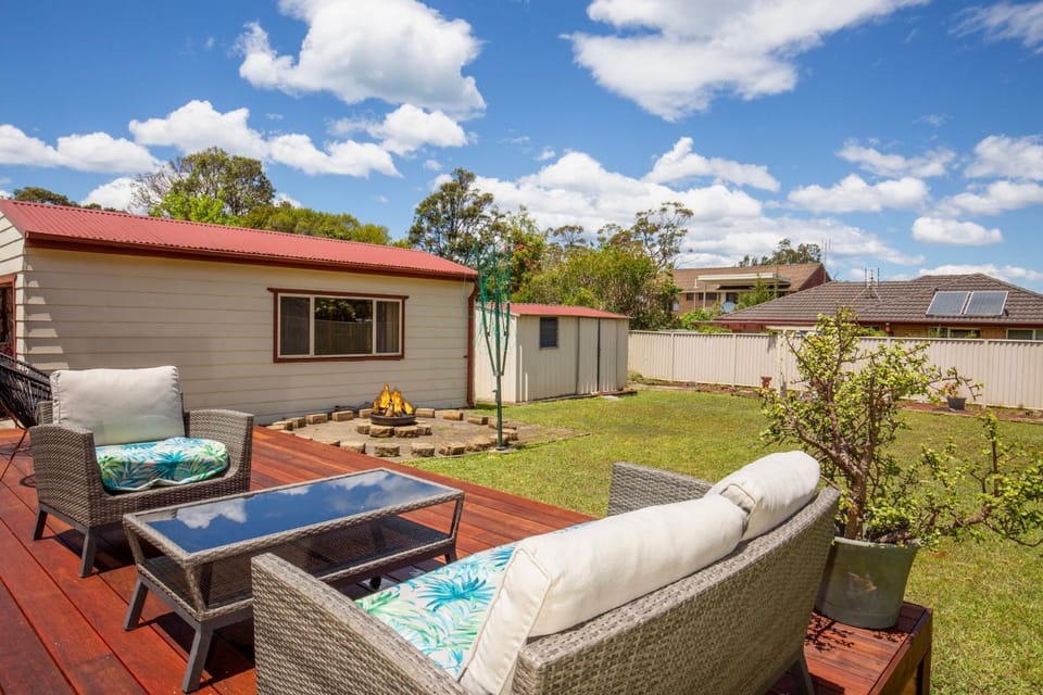 Wagtails Pet Friendly 10 Mins Walk to Beach House in Culburra Beach