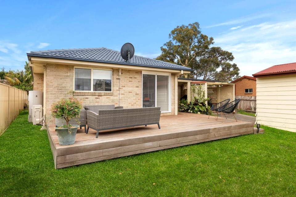Wagtails Pet Friendly 10 Mins Walk to Beach House in Culburra Beach