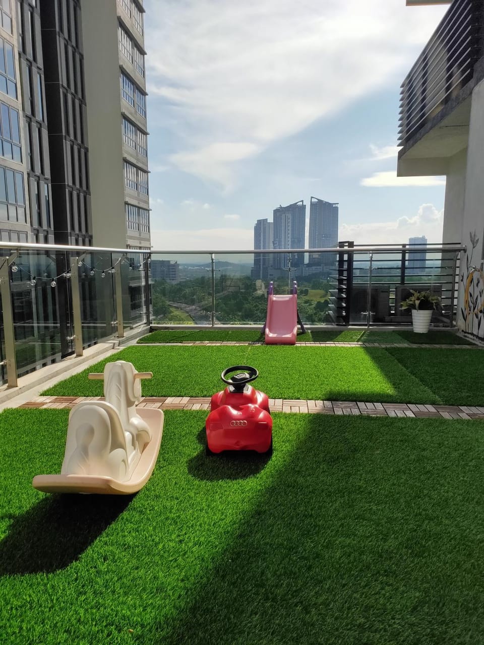 D Bunga مسلم Homestay Pool View Legoland Nusajaya Apartment in Johor