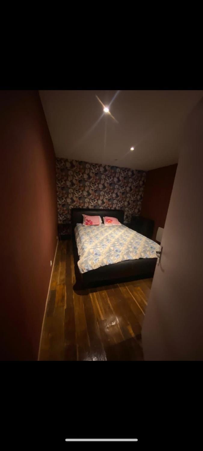 Maisonette de plain pied à 5 à pied de la gare de denain. Apartment in Hauts-de-France
