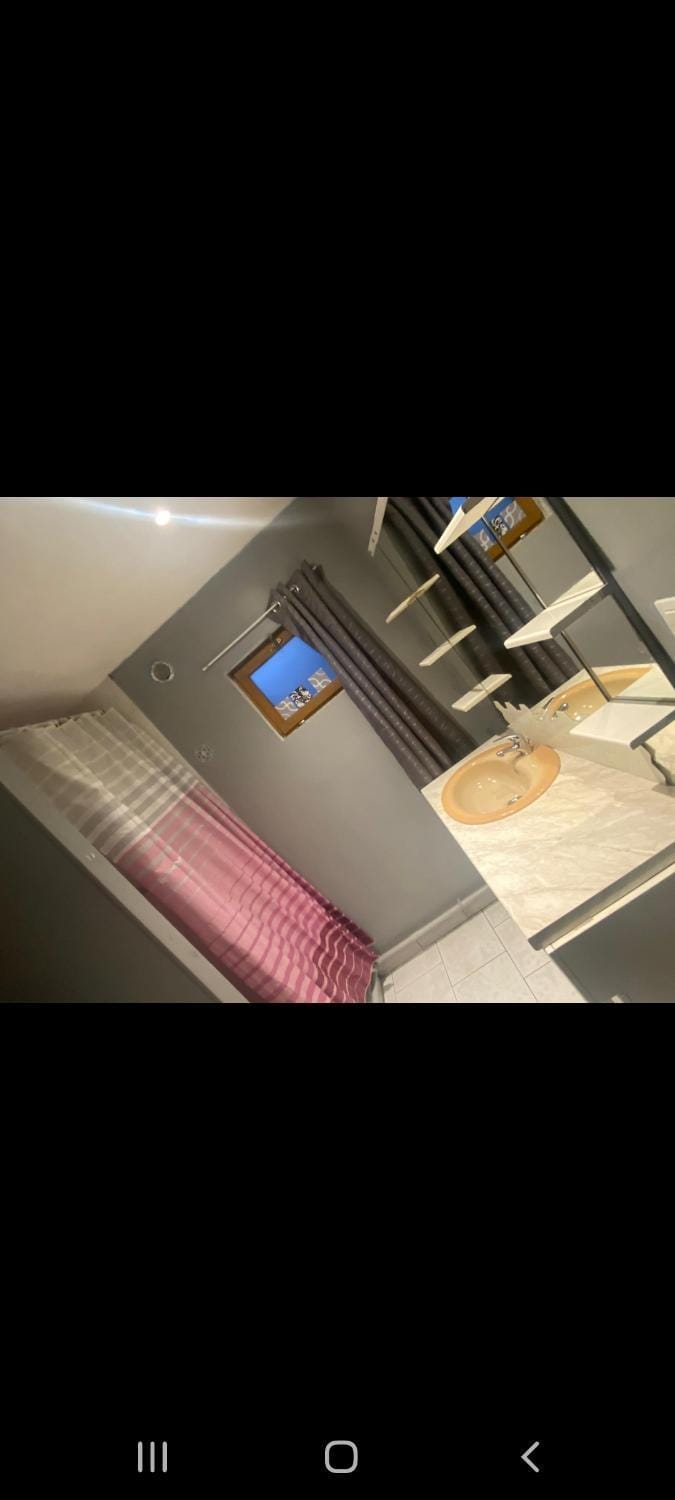 Maisonette de plain pied à 5 à pied de la gare de denain. Apartment in Hauts-de-France