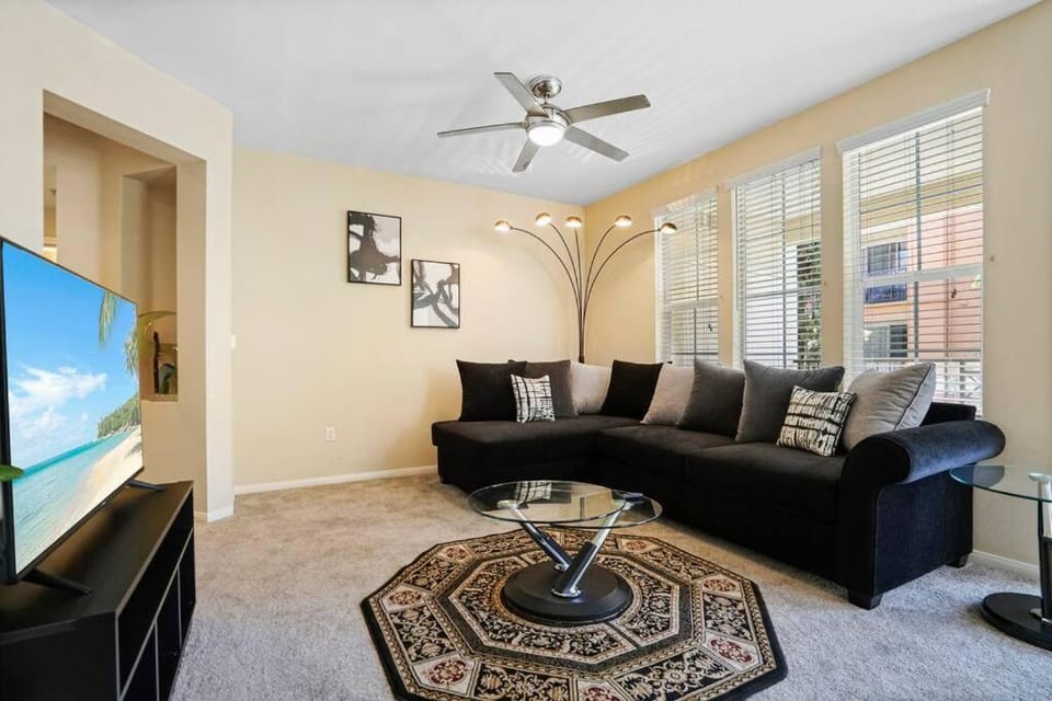 Luxury 2BR/2BA!5Min to Disney! Angelstadium! HondaCenter. Apartment in Orange