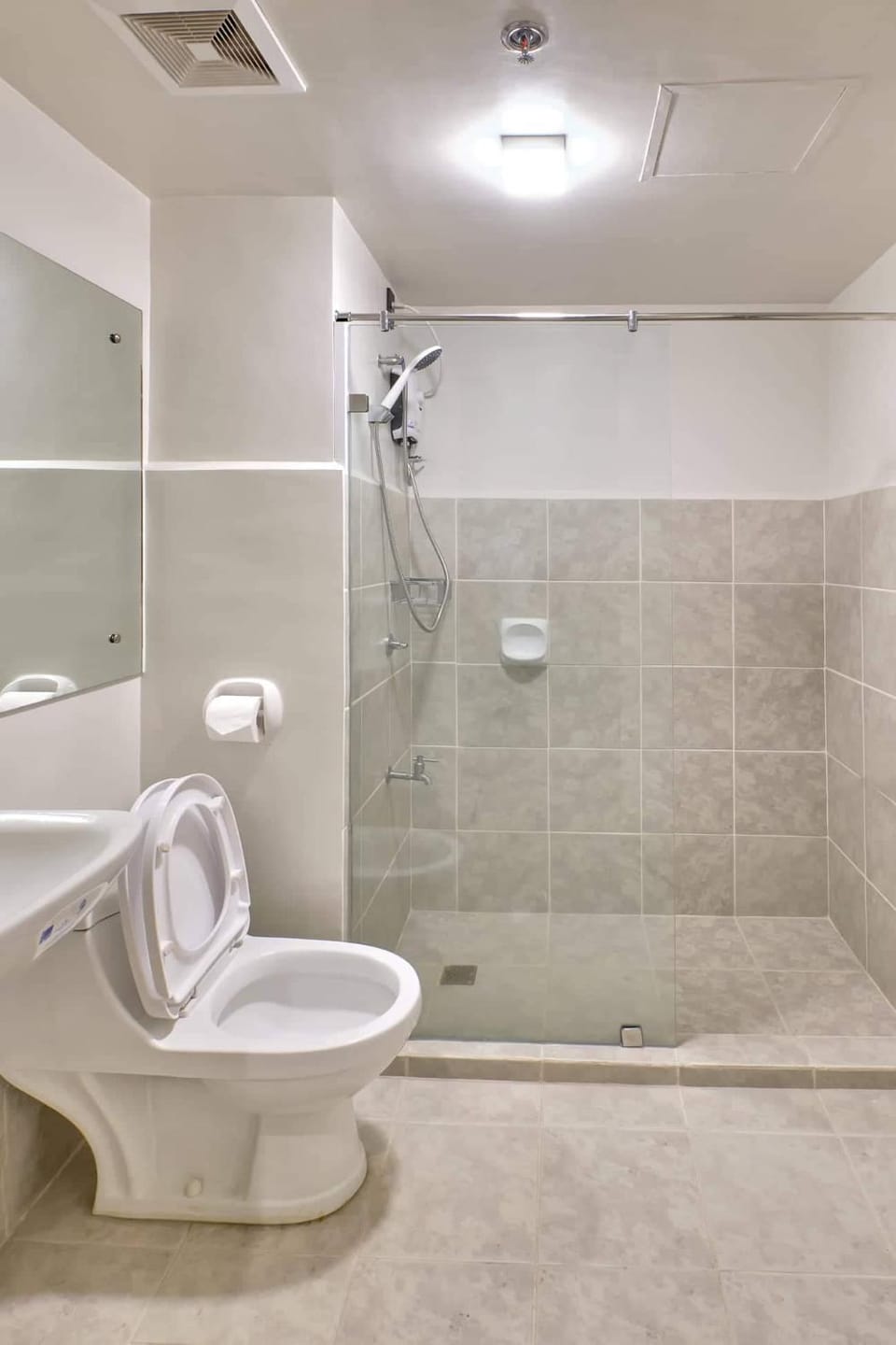 Elegant studio six in Bacolod across Ayala Mall Apartment hotel in Bacolod