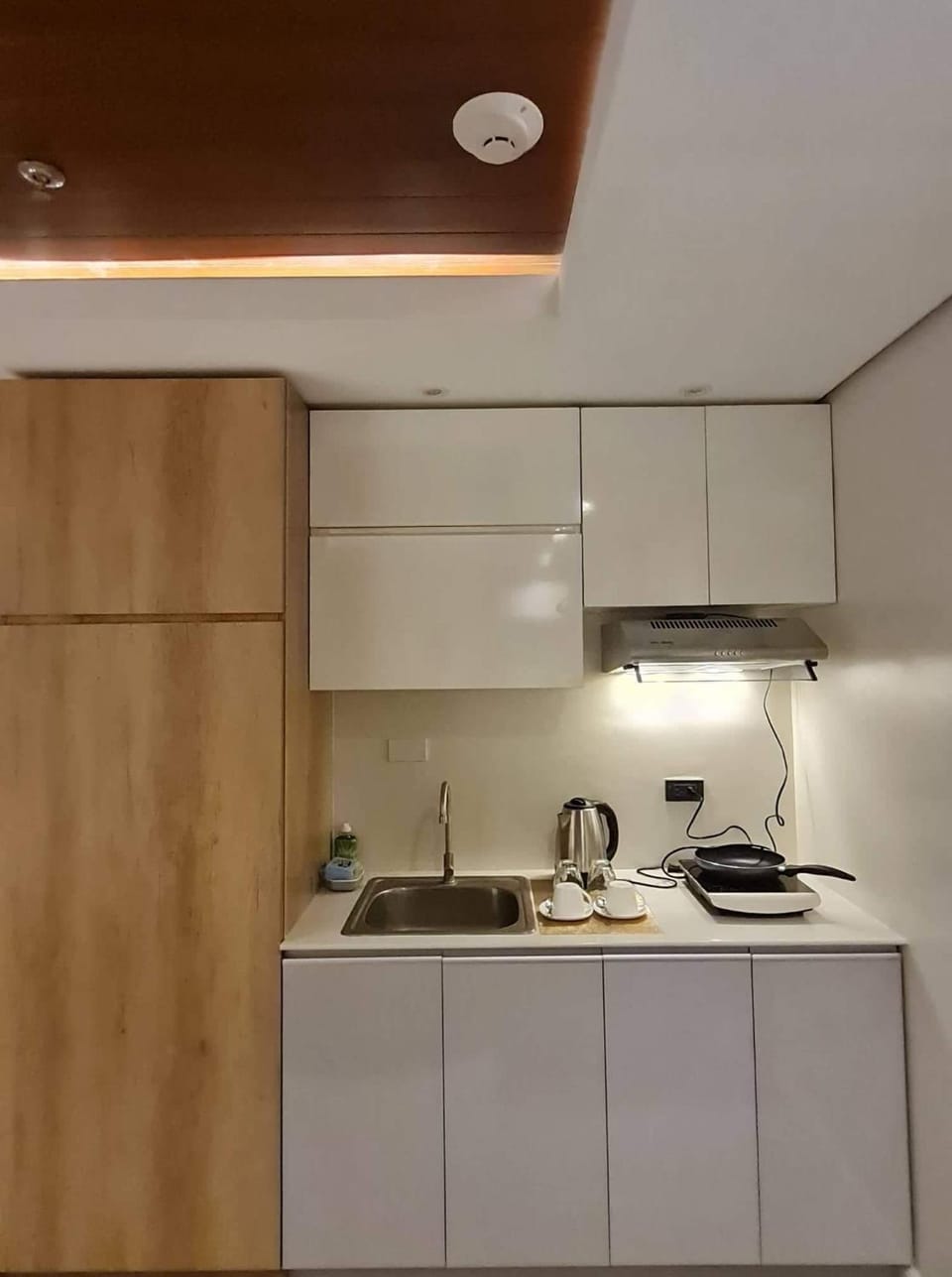Elegant studio six in Bacolod across Ayala Mall Apartment hotel in Bacolod