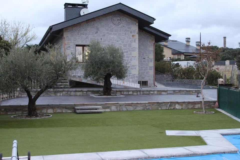 Casa con vistas a la Sierra de Guadarrama casavalleguadarrama House in Community of Madrid