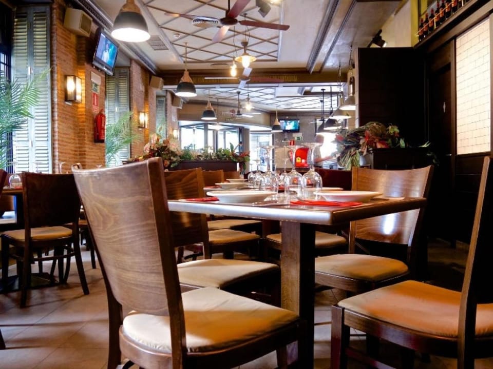Restaurant/places to eat, Breakfast, Continental breakfast, Buffet breakfast, Italian breakfast, American breakfast