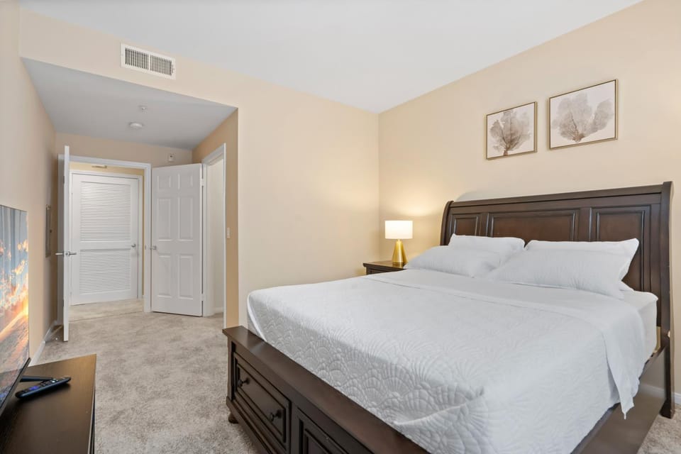 Lovely 2BR/2BA!5MIN to Disney! Angelstadium! HondaCenter. Apartment in Orange