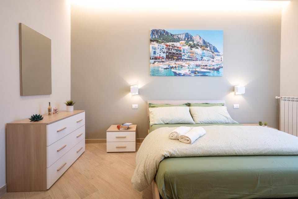 Bed, Photo of the whole room, Bedroom, internet, towels