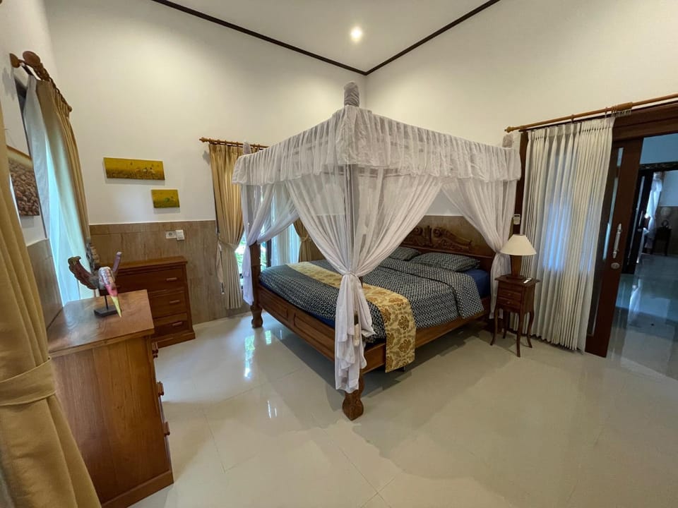 Bed, Photo of the whole room