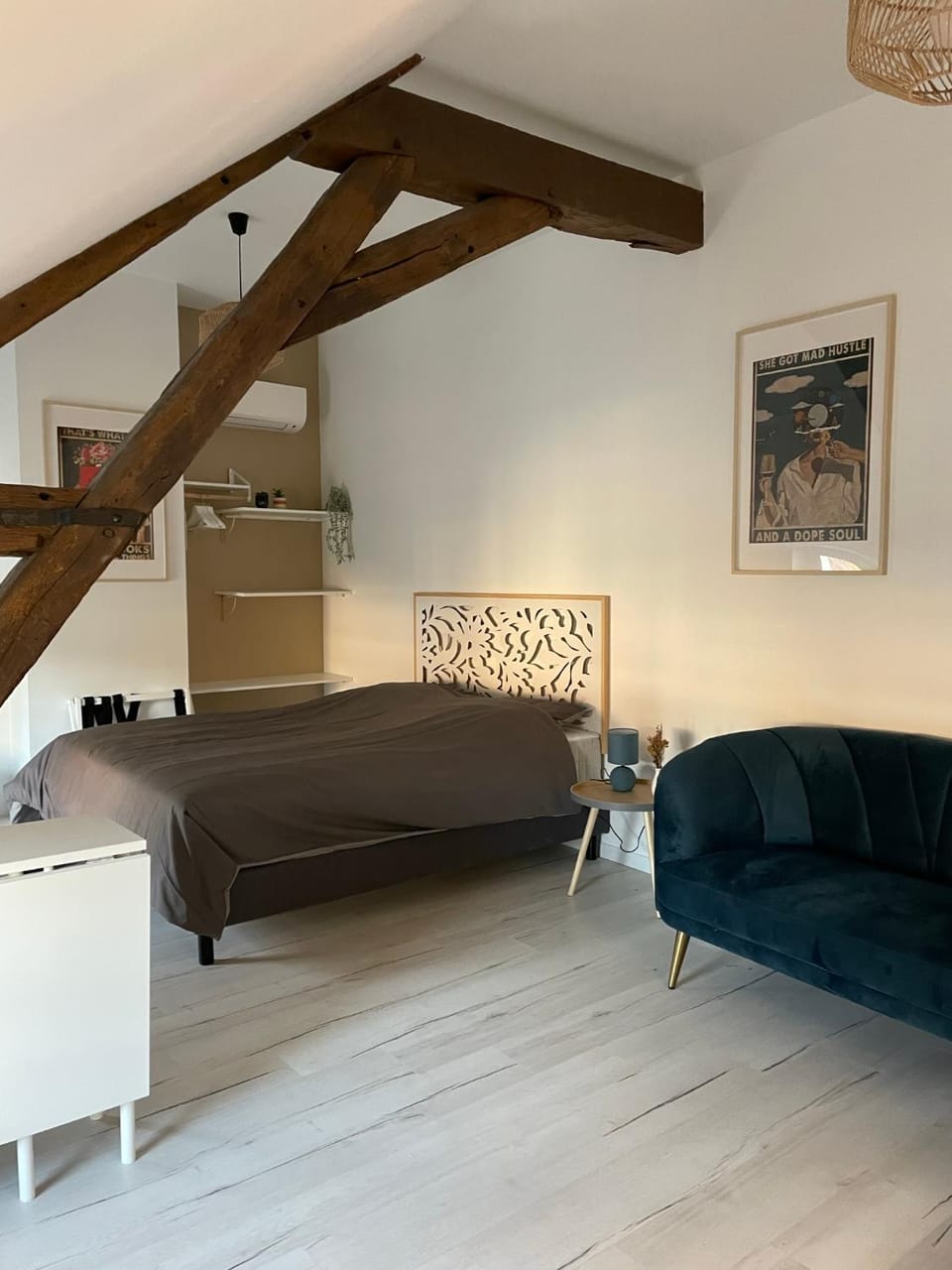 Photo of the whole room