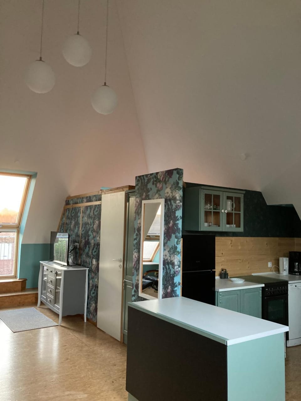 TV and multimedia, Kitchen or kitchenette