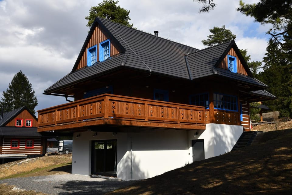 Property building, Off site, Balcony/Terrace
