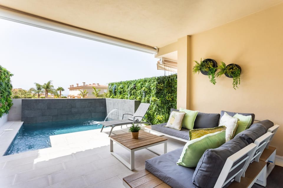 The Retreat House - Private Pool Apartment in Canary Islands