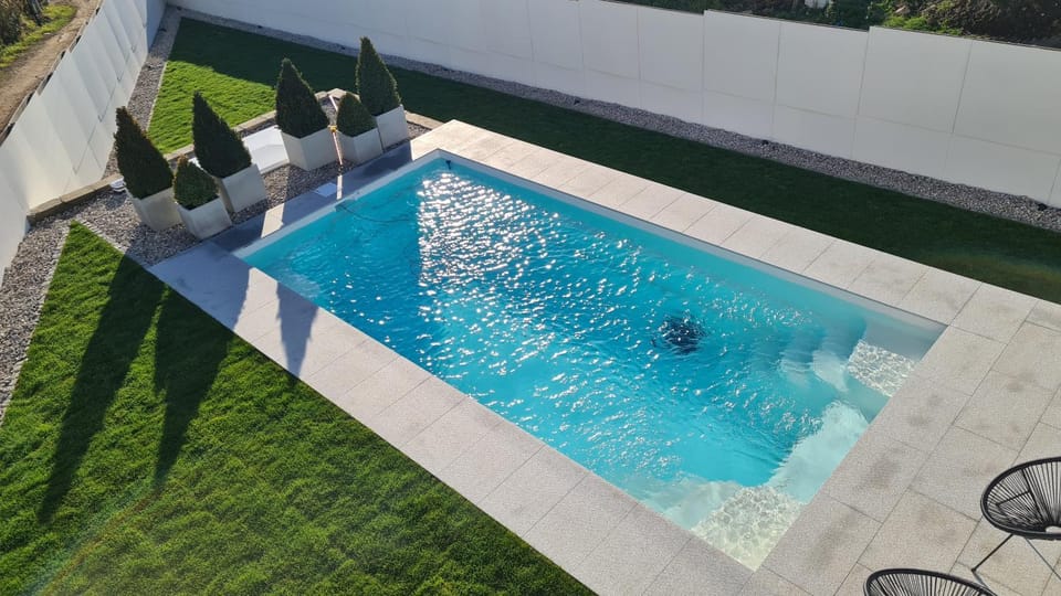 Day, Garden, Garden view, Pool view, Swimming pool, sunbed