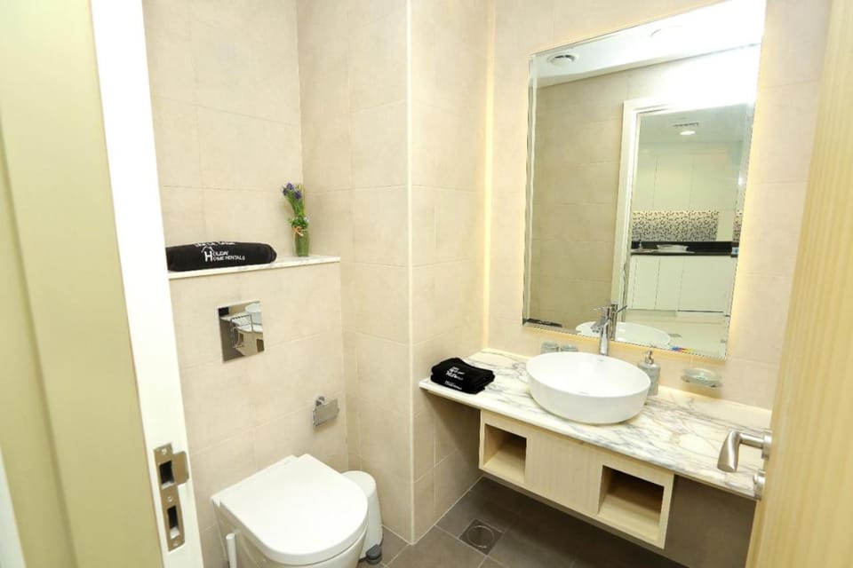 Paramount Midtown Deluxe 1 BR Apartment with Full Burj-Khalifa View Apartment in Dubai