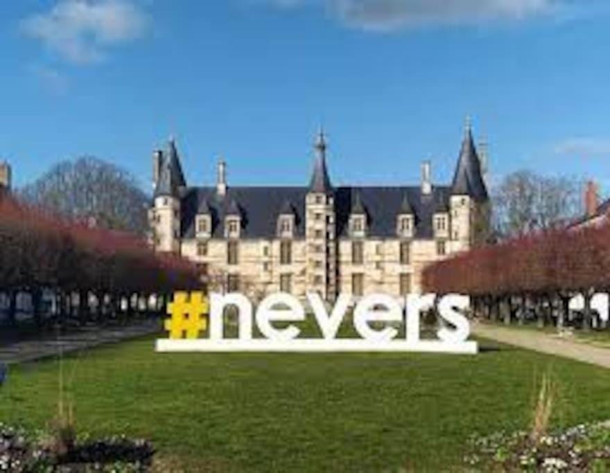 Nearby landmark, Property logo or sign