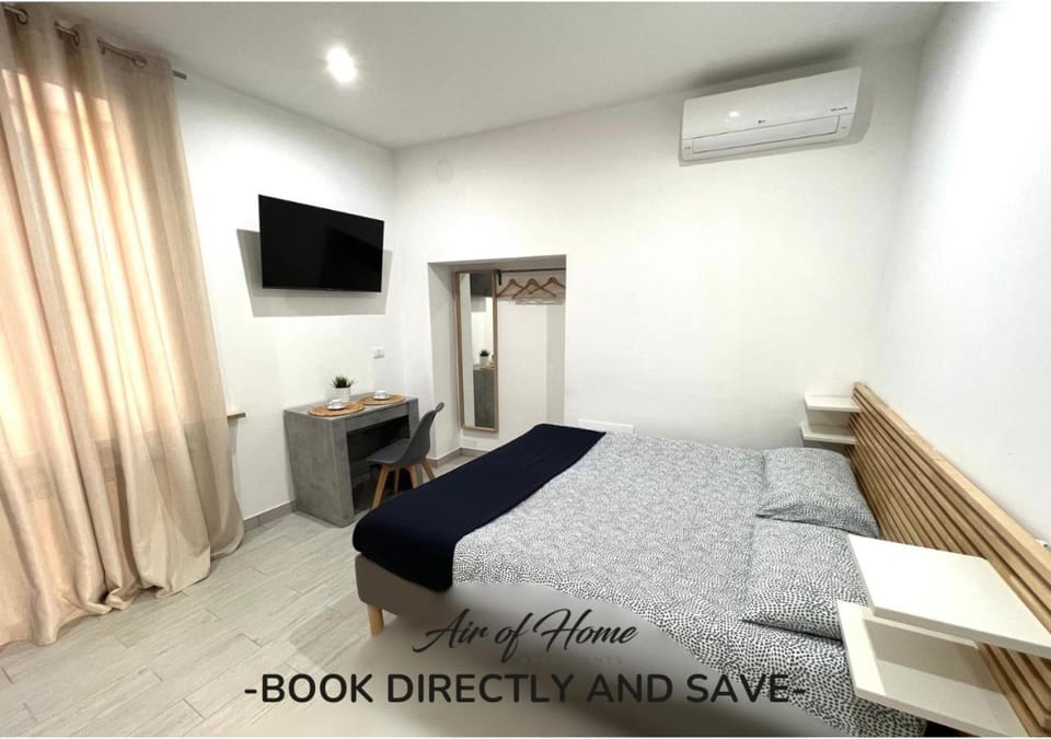 Bed, TV and multimedia, Bedroom, air conditioner