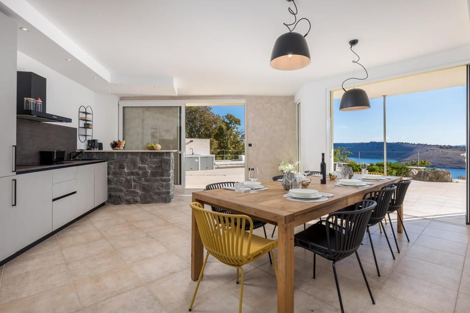 Kitchen or kitchenette, Kitchen or kitchenette, Dining area