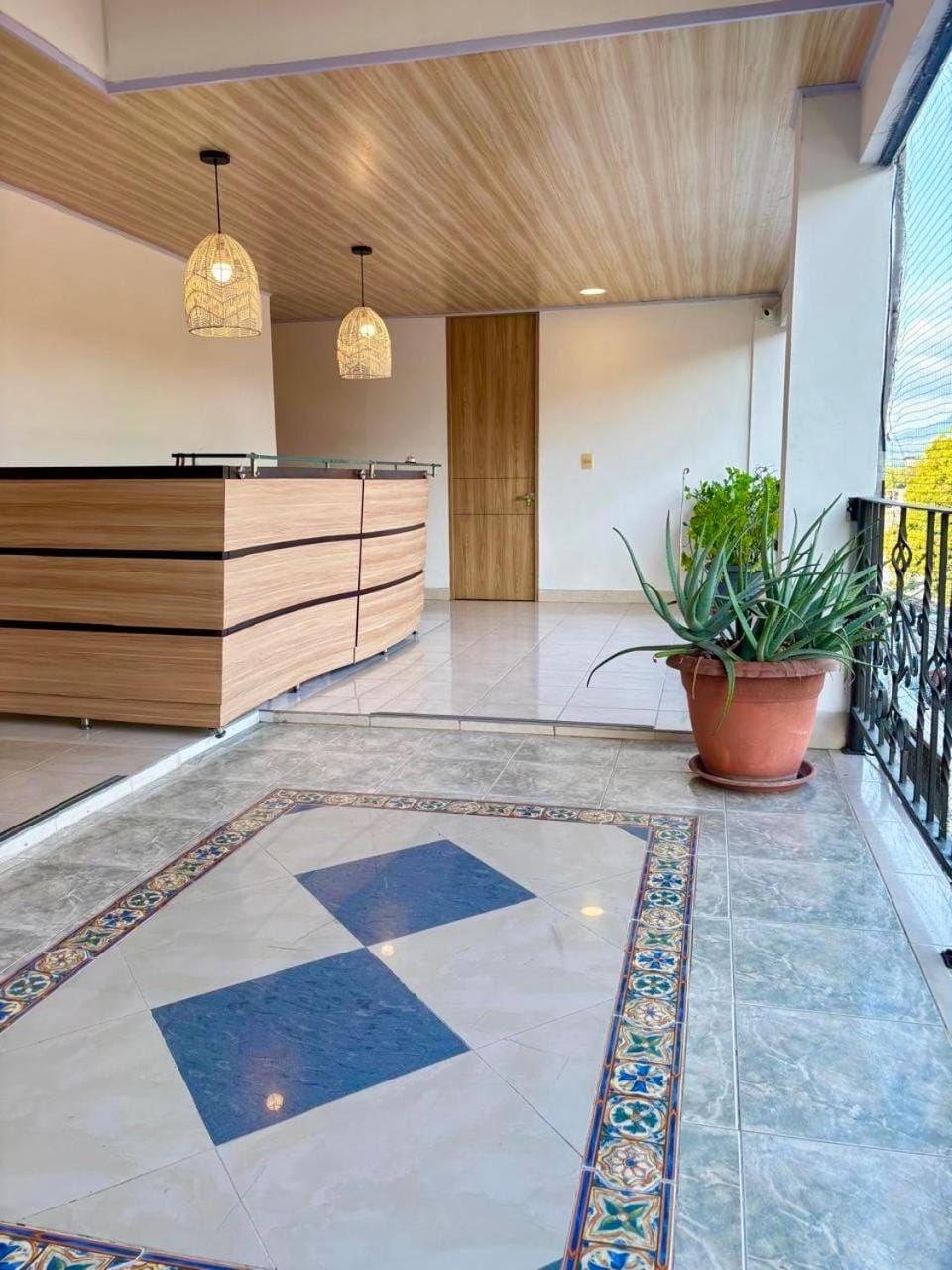 Casa Raíces "Aire acondicionado, habitaciones familiares y económicas en La Dorada" Apartment hotel in Caldas, Colombia