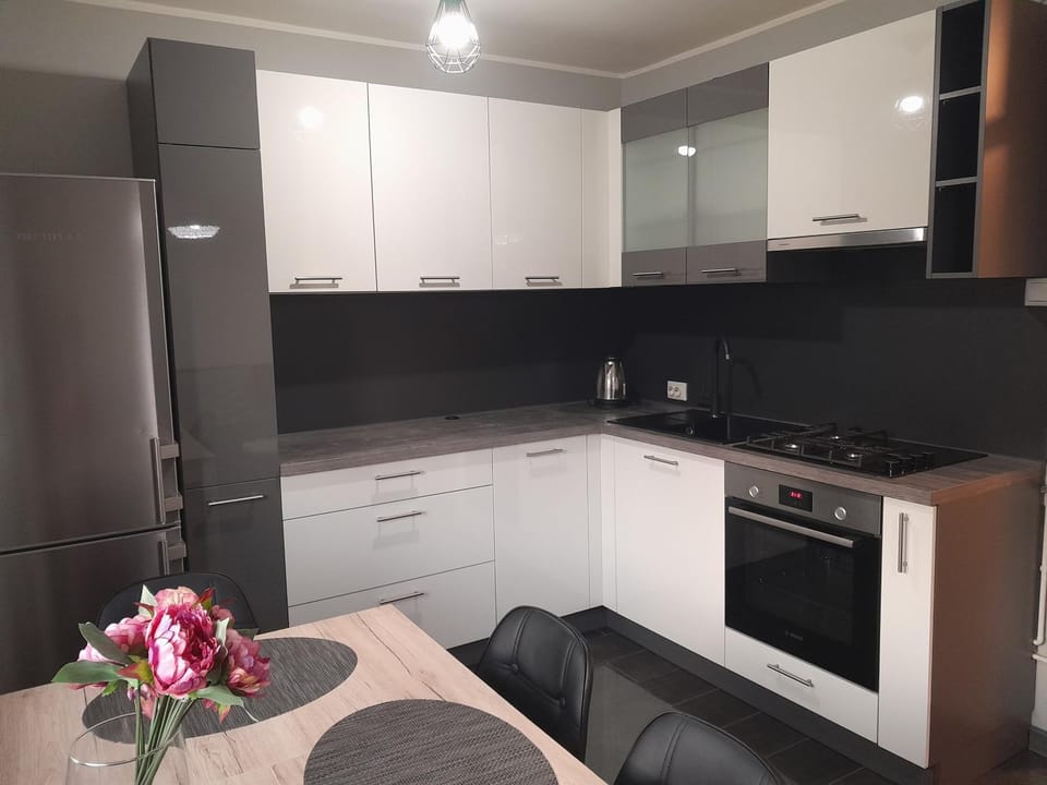 Kitchen or kitchenette, pet friendly, stove